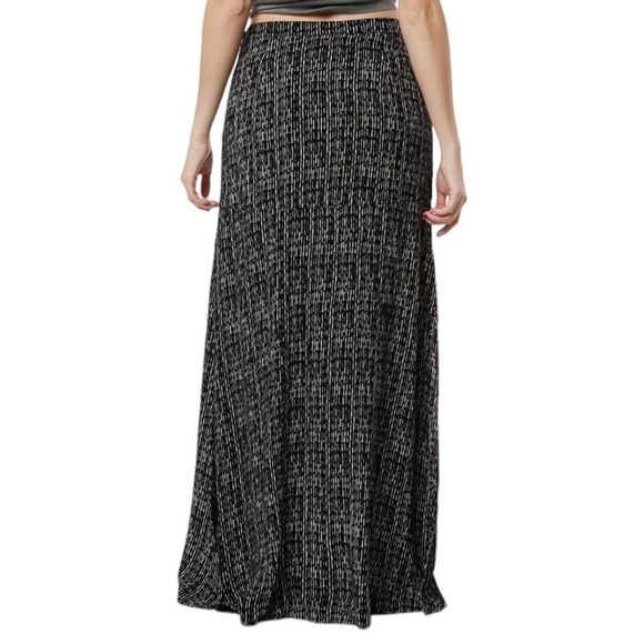 NEW O’Neill Ashton Printed Maxi Skirt Size M - Picture 3 of 9
